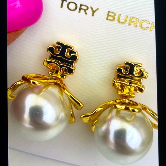 Tory Burch Jewelry - NWT GOLD PLATED STUDS PEARL DROP EARRINGS TORI BURCH.